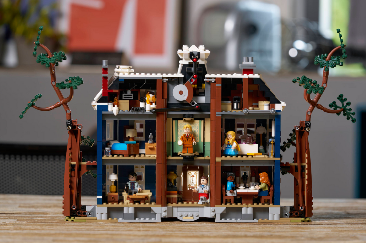 Stranger Things Creel House 11370-PCS-2593 Building Complete Set Gift