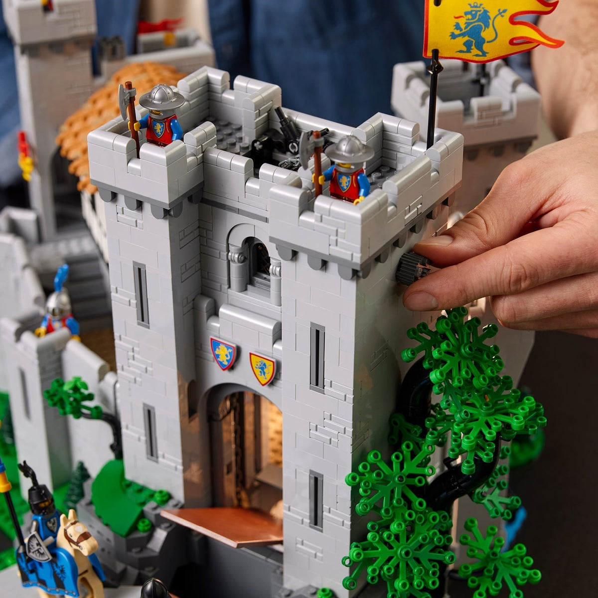 4514PCS 85666 Lion King's Castle Compatible 10305 CN